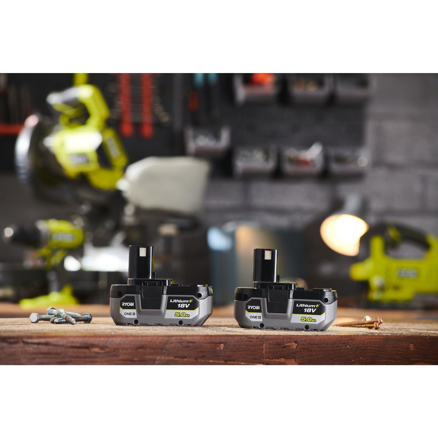 Set incarcator 2.0A si 2 acumulatori Lithium+ 18V ONE+ 5.0Ah - RC18120-250