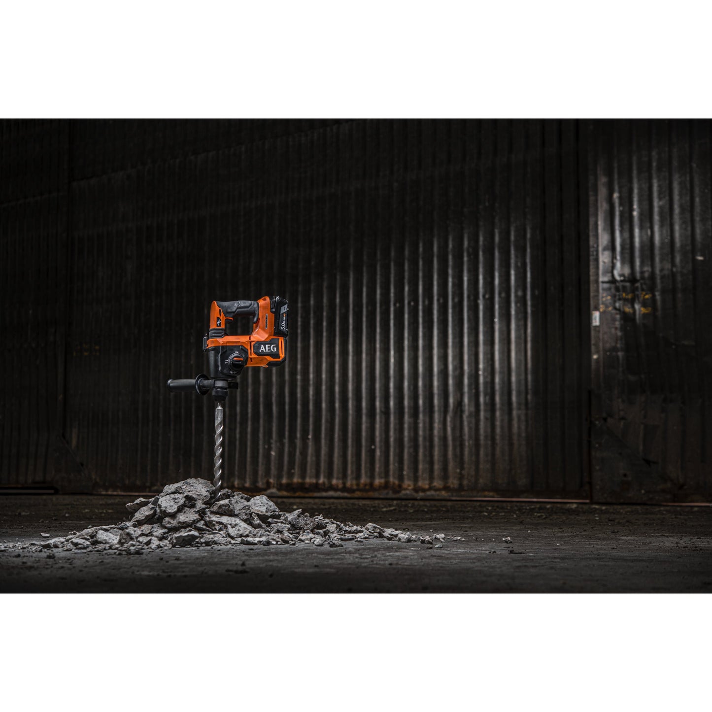 Ciocan rotopercutor SDS Plus AEG Ciocan rotopercutor SDS-PLUS 18V cu motor fără perii, BBH18BL2-0, 4935480697