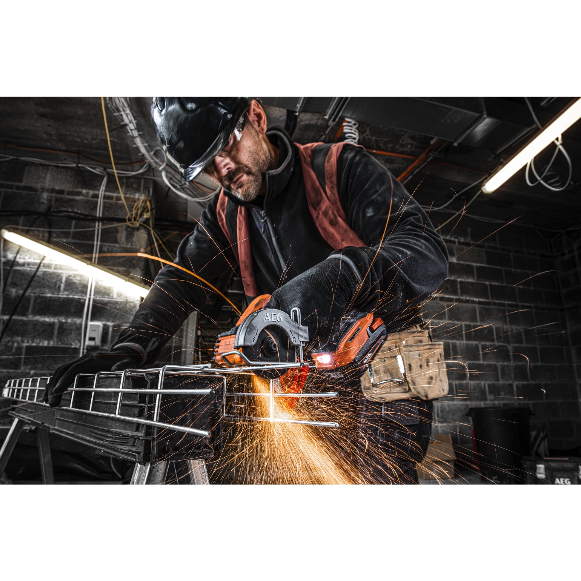 Fierăstrău multi-material AEG Fierăstrău multi-material SubCompact 18V, cu motor fără perii, BMMS18SBL-0, 4935472280