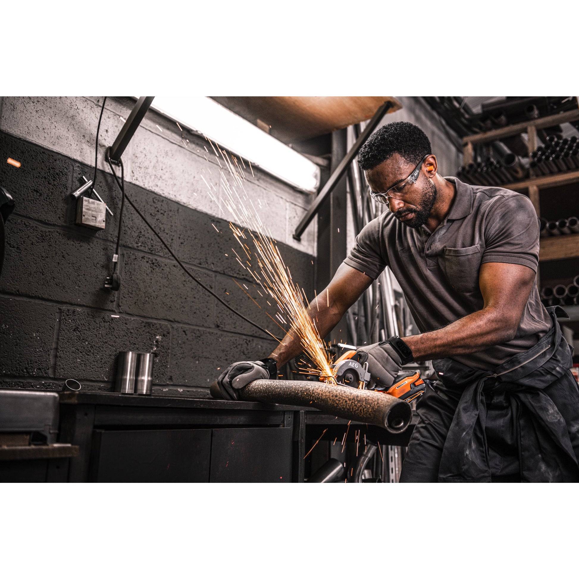 Fierăstrău multi-material AEG Fierăstrău multi-material SubCompact 18V, cu motor fără perii, BMMS18SBL-0, 4935472280