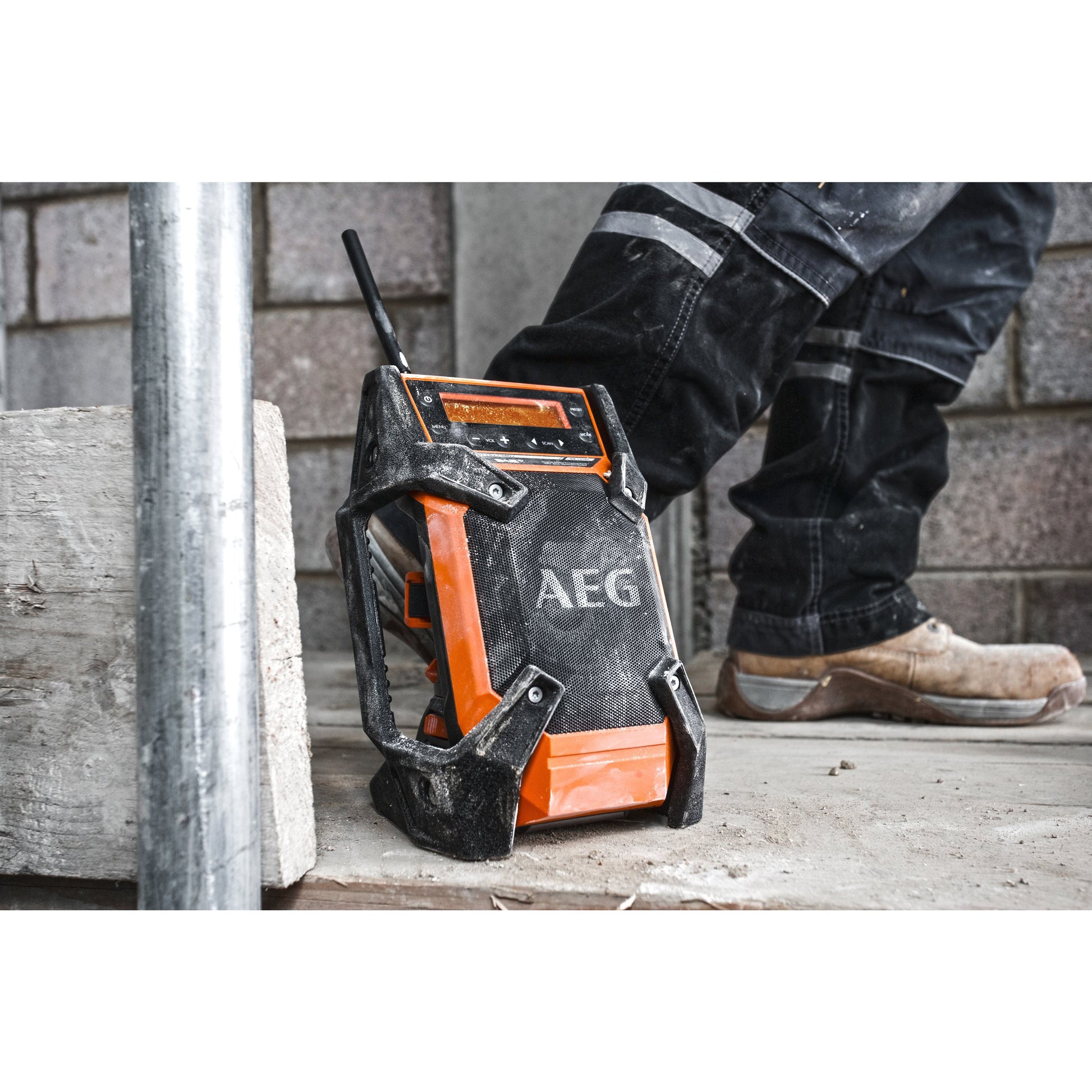 Radio de șantier AEG Radio de șantier digital 18 V DAB+, BR1218C-0, 4935451539