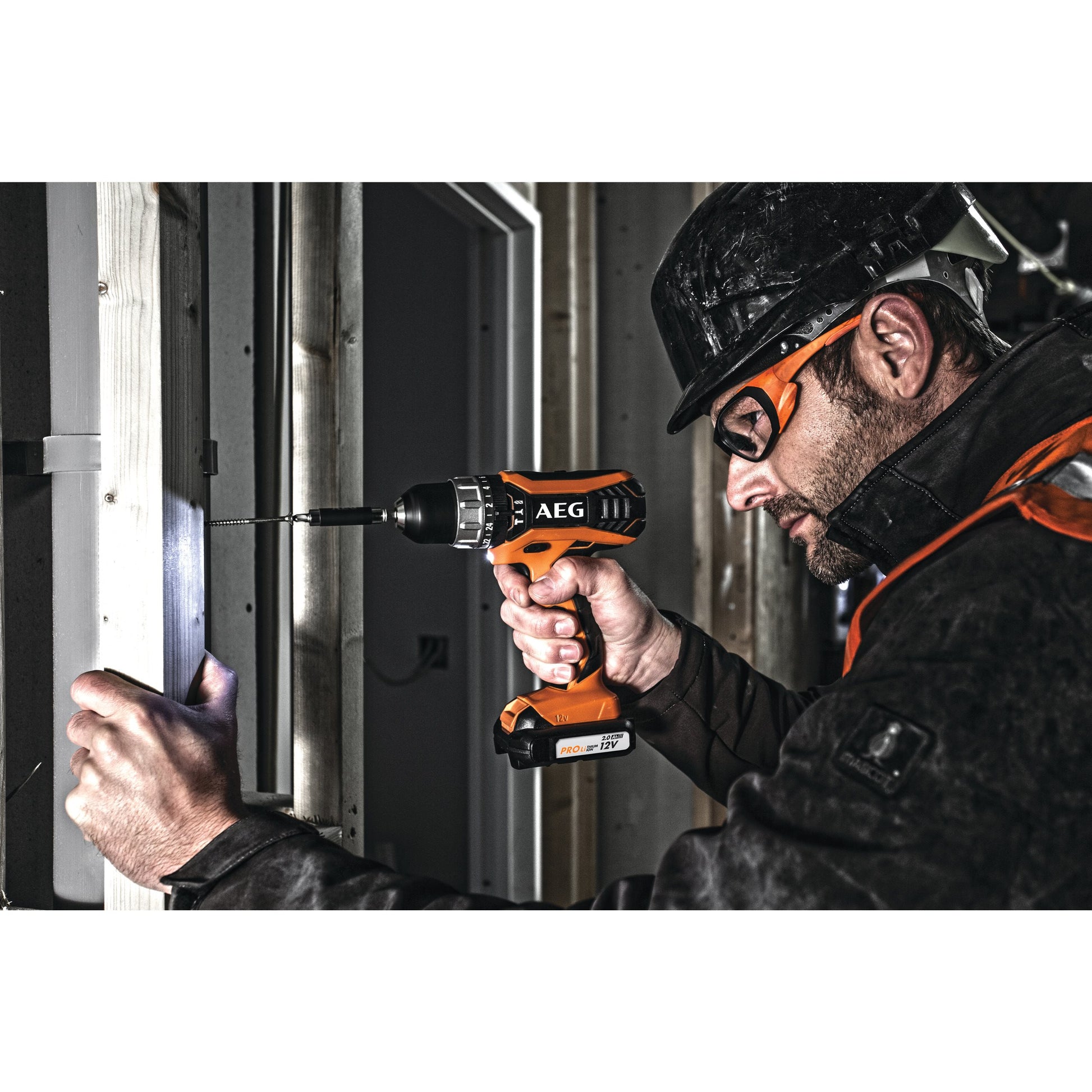 Mașină de găurit cu percuție AEG Mașină de înșurubat/găurit compactă 12 V, BSB12G3 LI-202C, 4935451531