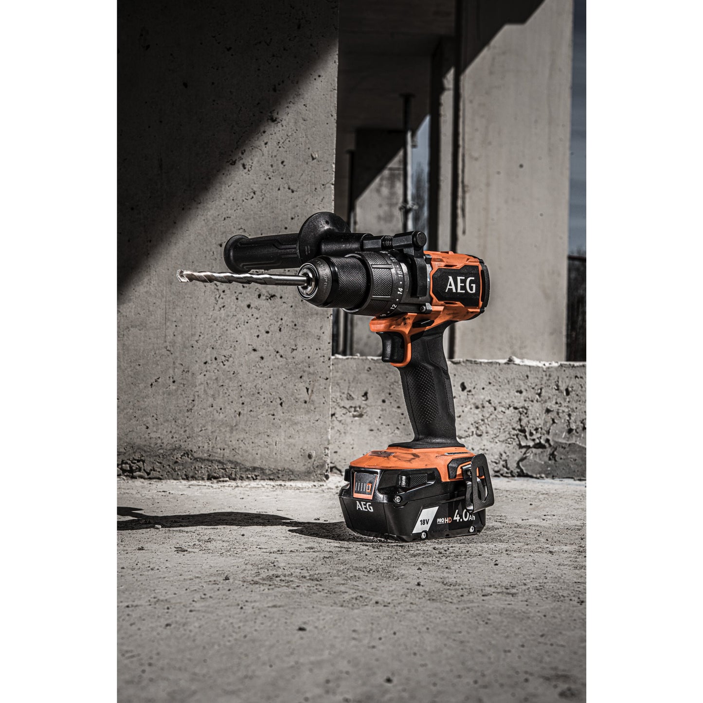 Mașină de găurit cu percuție AEG Mașină de găurit cu percuție 18V, motor fără perii, BSB18C3BL-502C, 4935478939