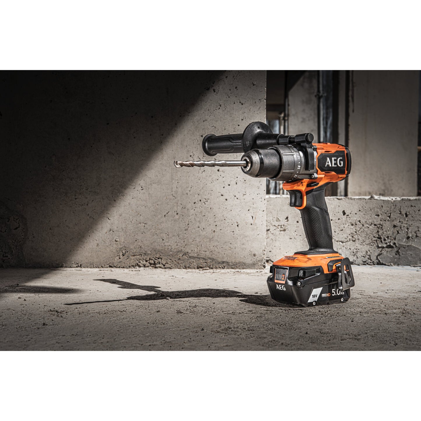 Mașină de găurit cu percuție AEG Mașină de găurit cu percuție 18V, motor fără perii, BSB18C3BL-502C, 4935478939