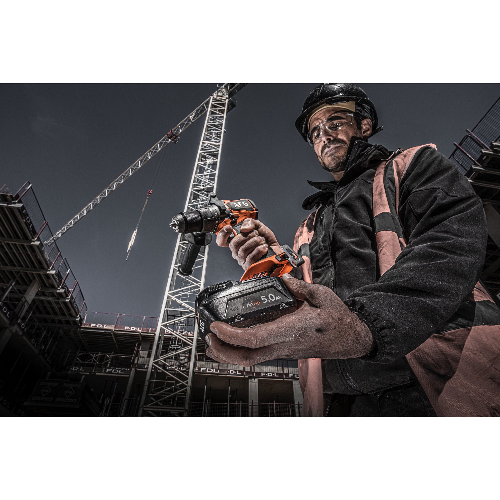 Mașină de găurit cu percuție AEG Mașină de găurit cu percuție 18V, motor fără perii, BSB18C3BL-502C, 4935478939