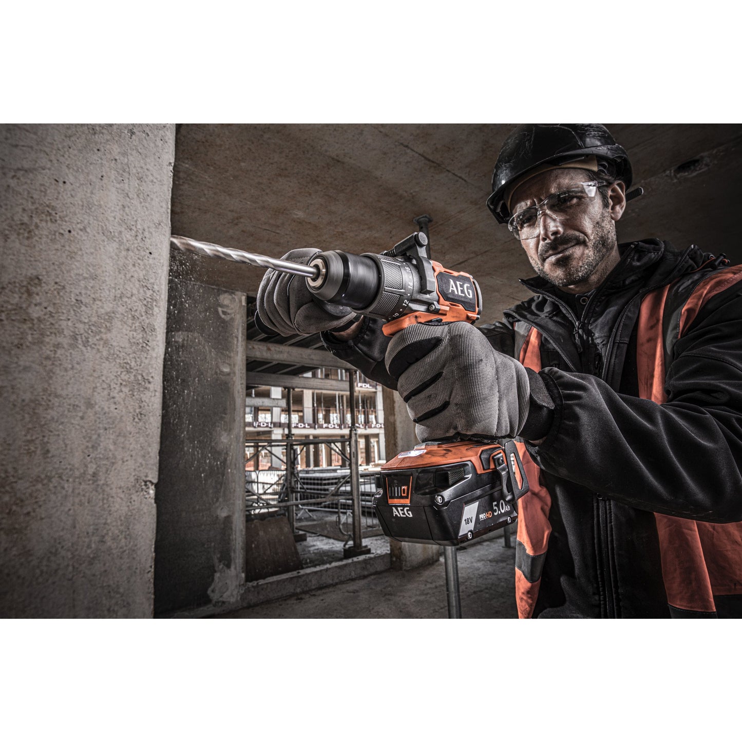 Mașină de găurit cu percuție AEG Mașină de găurit cu percuție 18V, motor fără perii, BSB18C3BL-502C, 4935478939
