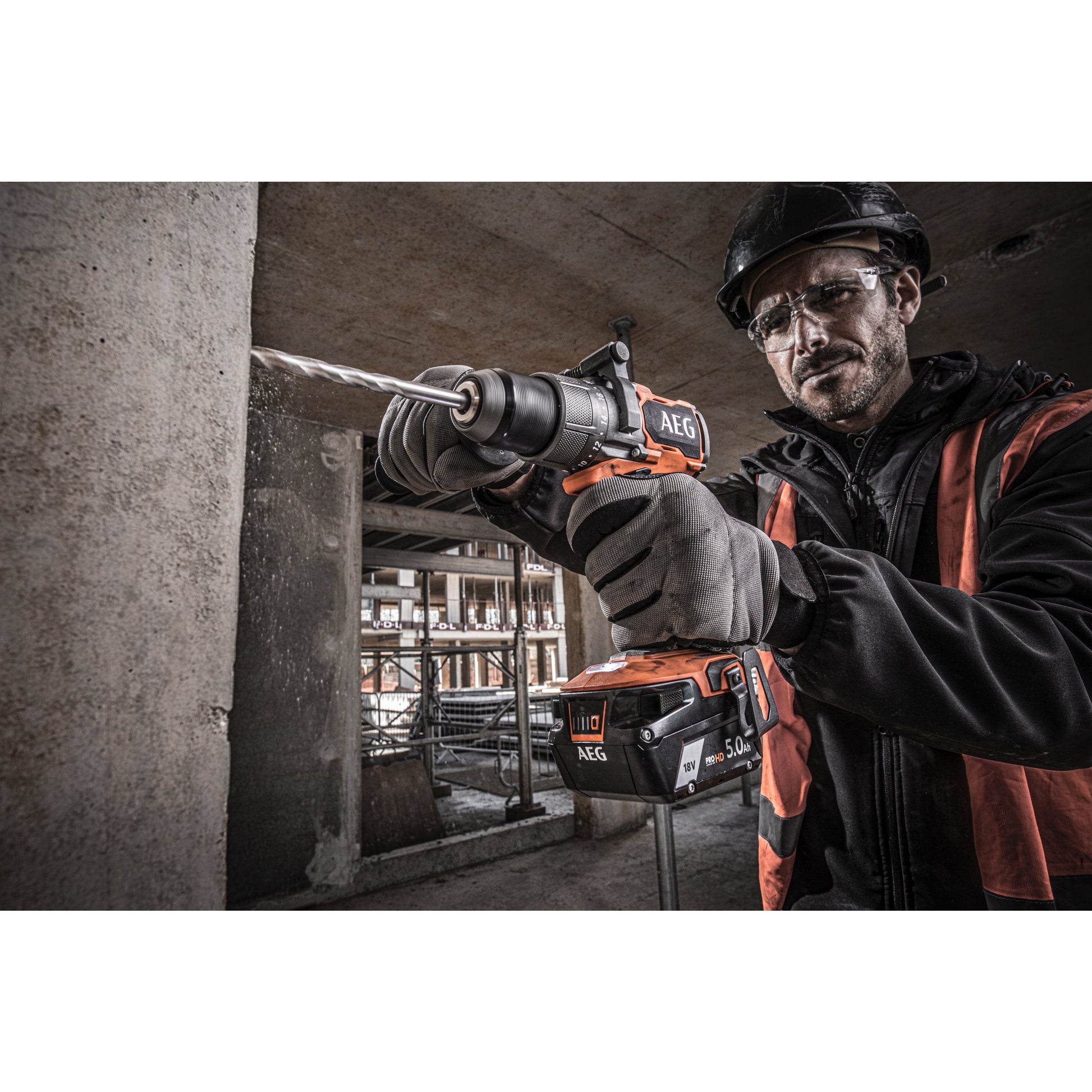 Mașină de găurit cu percuție AEG Mașină de găurit cu percuție 18V, motor fără perii, BSB18C3BL-502C, 4935478939