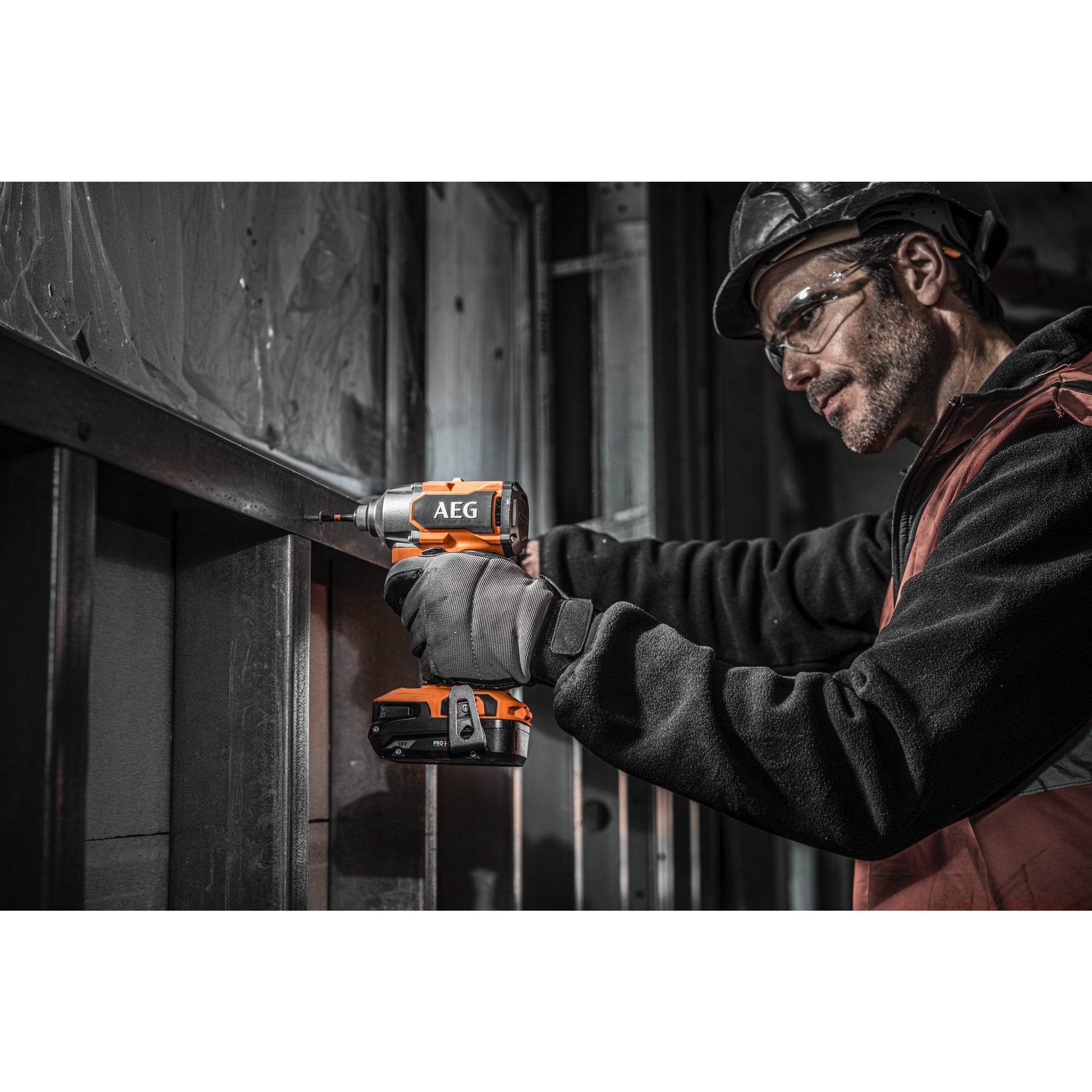 Mașină de înșurubat cu impact AEG Mașină de înșurubat cu impact 18V, motor fără perii, BSS18C3B3-0, 4935478940