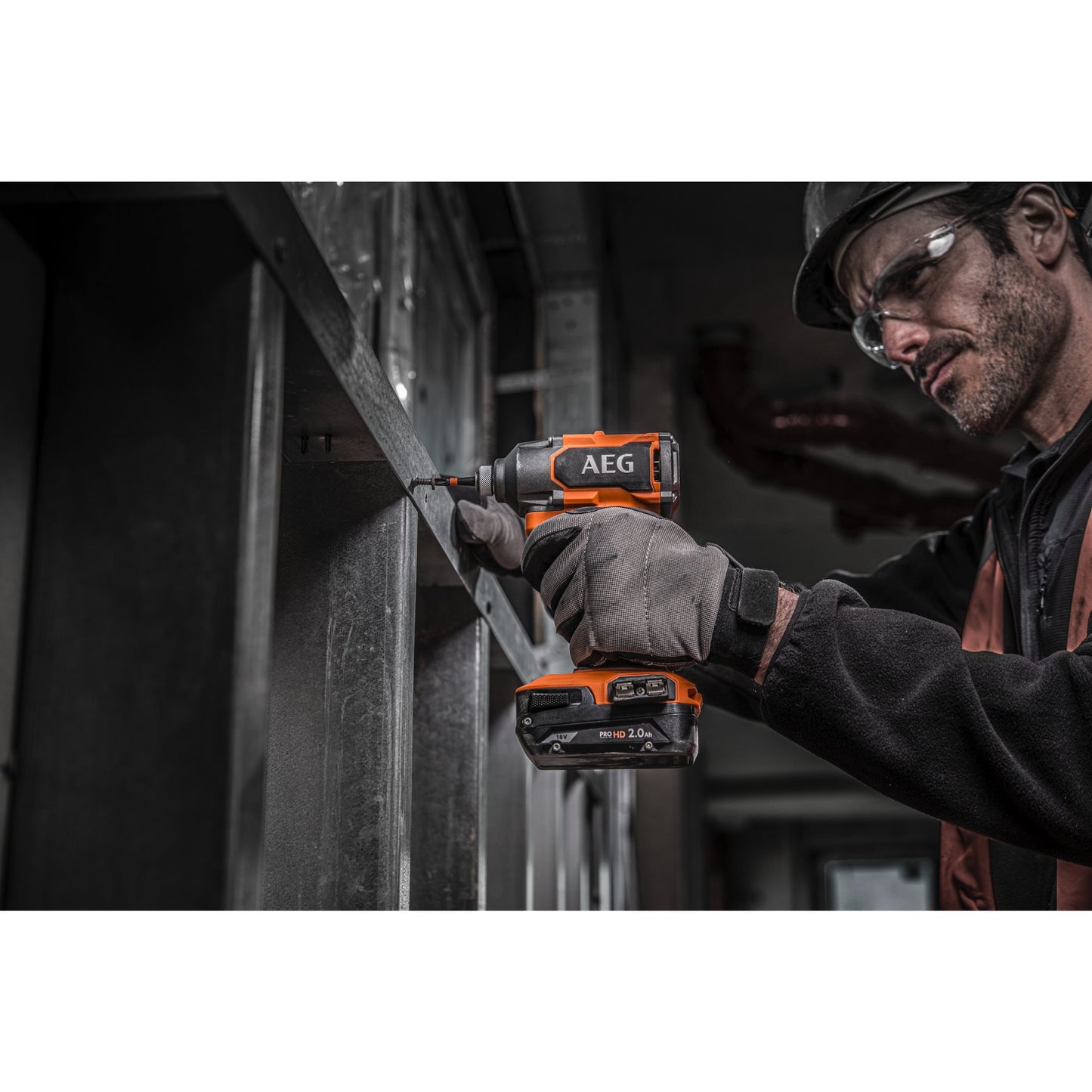 Mașină de înșurubat cu impact AEG Mașină de înșurubat cu impact 18V, motor fără perii, BSS18C3B3-0, 4935478940