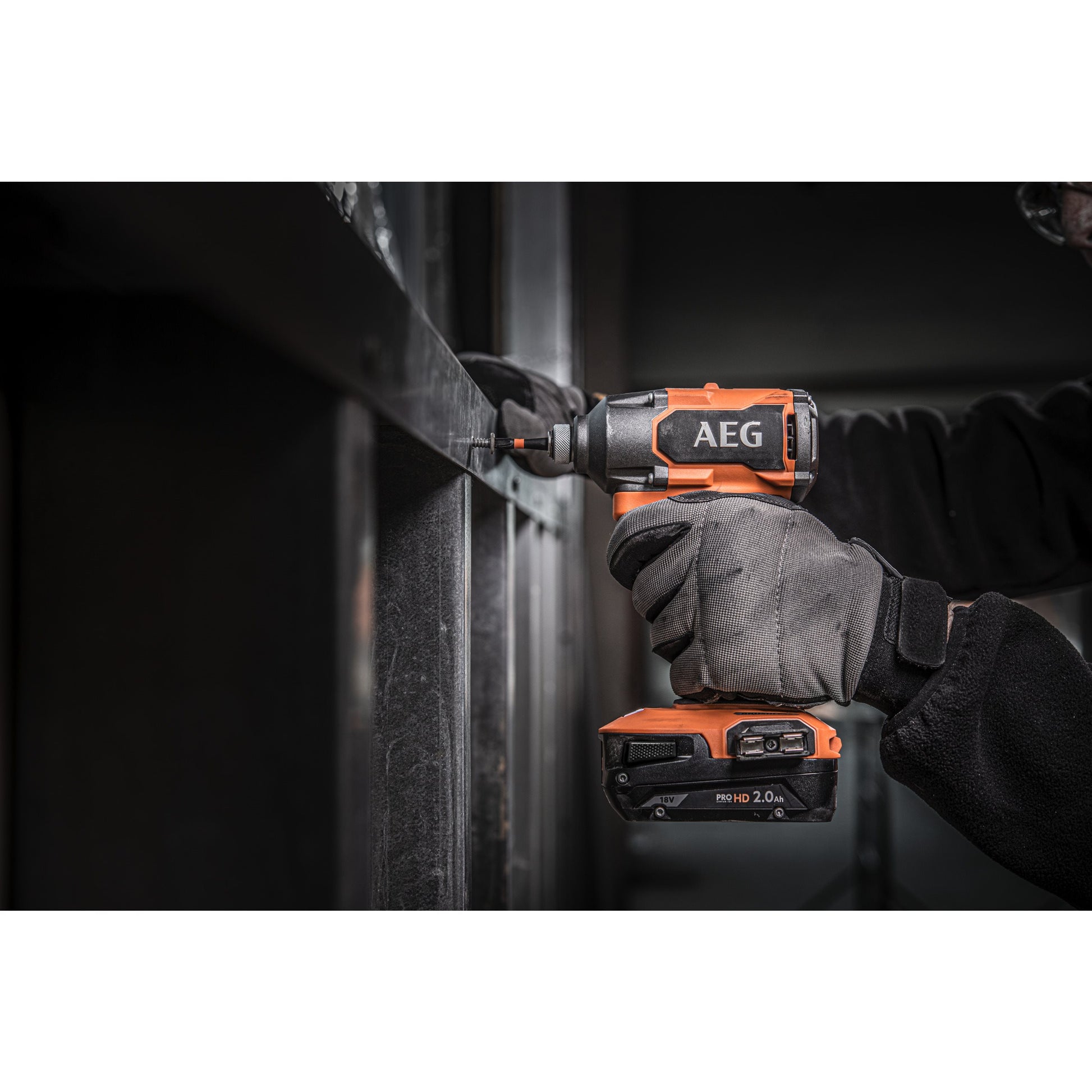 Mașină de înșurubat cu impact AEG Mașină de înșurubat cu impact 18V, motor fără perii, BSS18C3B3-0, 4935478940
