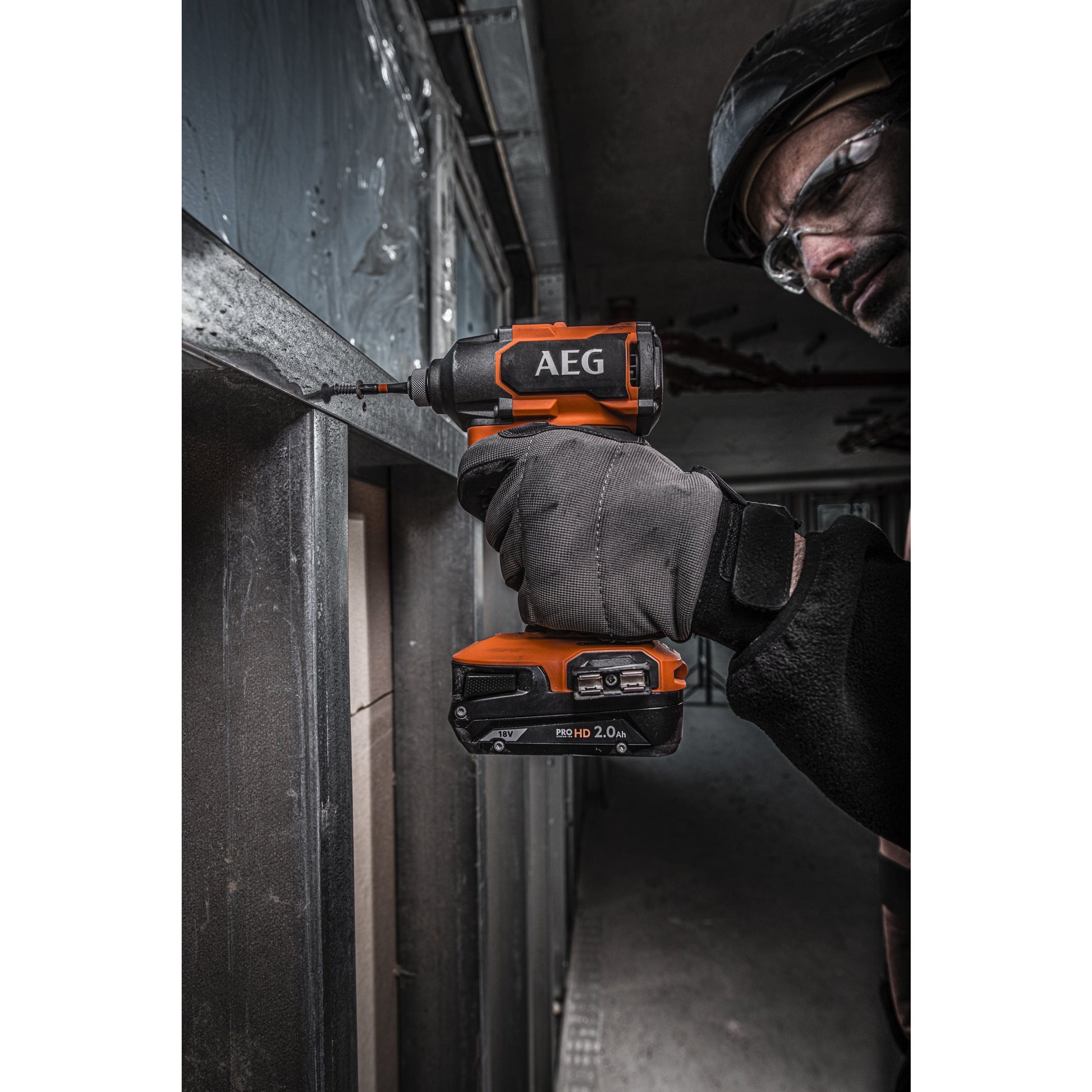 Mașină de înșurubat cu impact AEG Mașină de înșurubat cu impact 18V, motor fără perii, BSS18C3B3-0, 4935478940