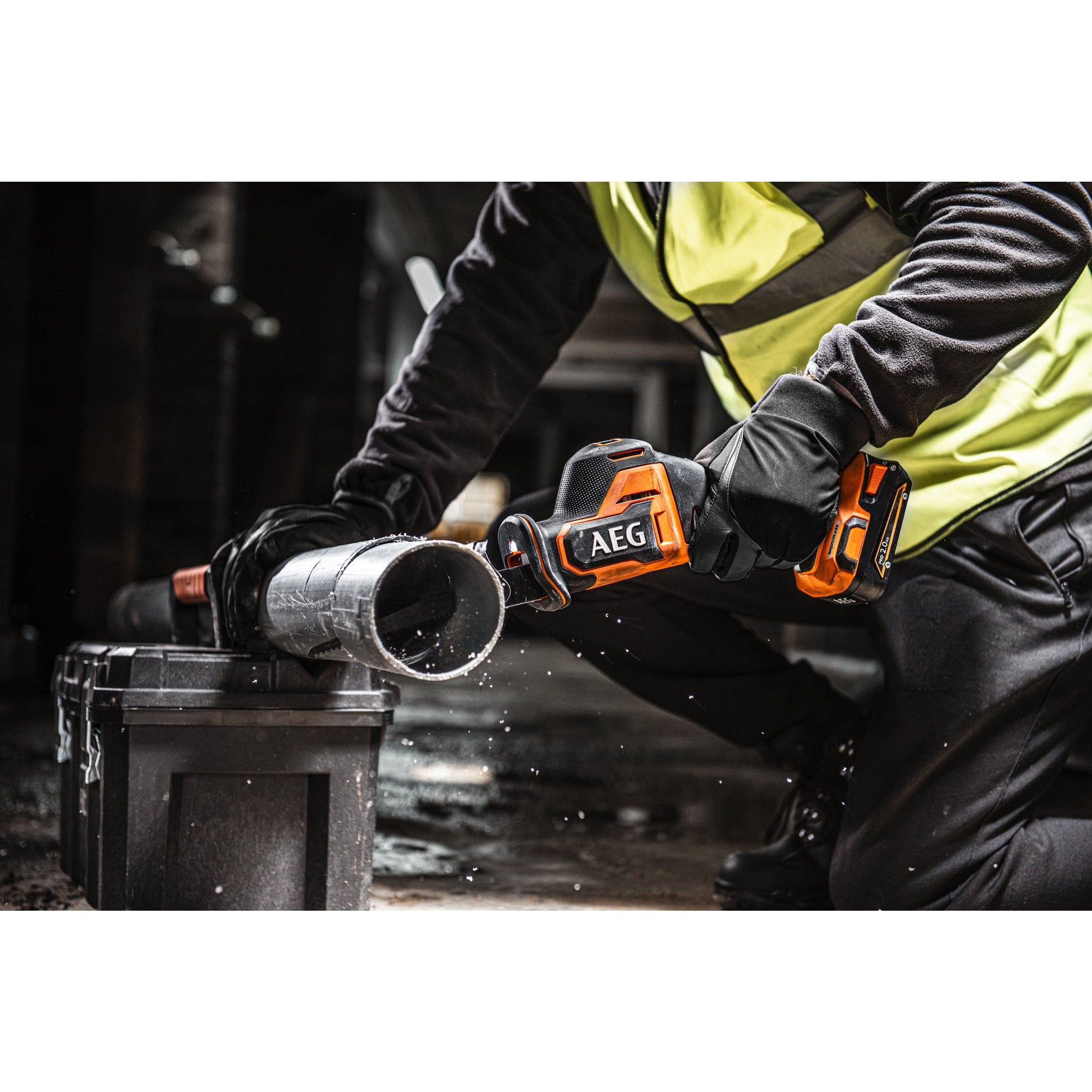 Fierăstrău sabie AEG Ferăstrău sabie SubCompact 18V cu motor fără perii, BUS18SBL-0, 4935479662