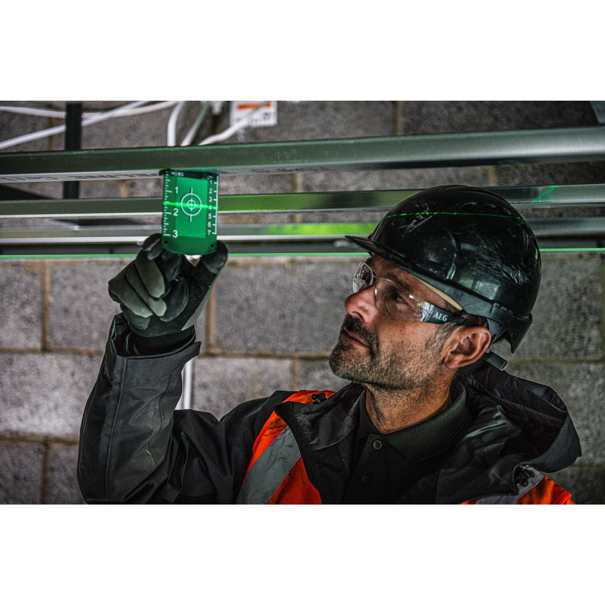 Nivelă laser AEG Nivelă Laser cu 2 linii în cruce, lumină verde, set cu accesorii, CLG220-K, 4935472254