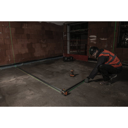 Nivelă laser AEG Nivelă Laser cu 3 linii, lumină verde + punct plumb în jos, CLG330-K, 4935472255