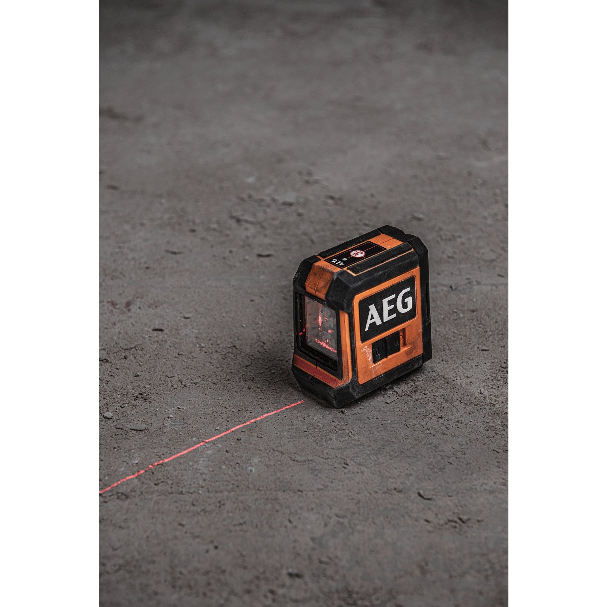 Nivelă laser AEG Nivelă Laser cu 2 linii în cruce, lumină roșie, CLR215-B, 4935472252