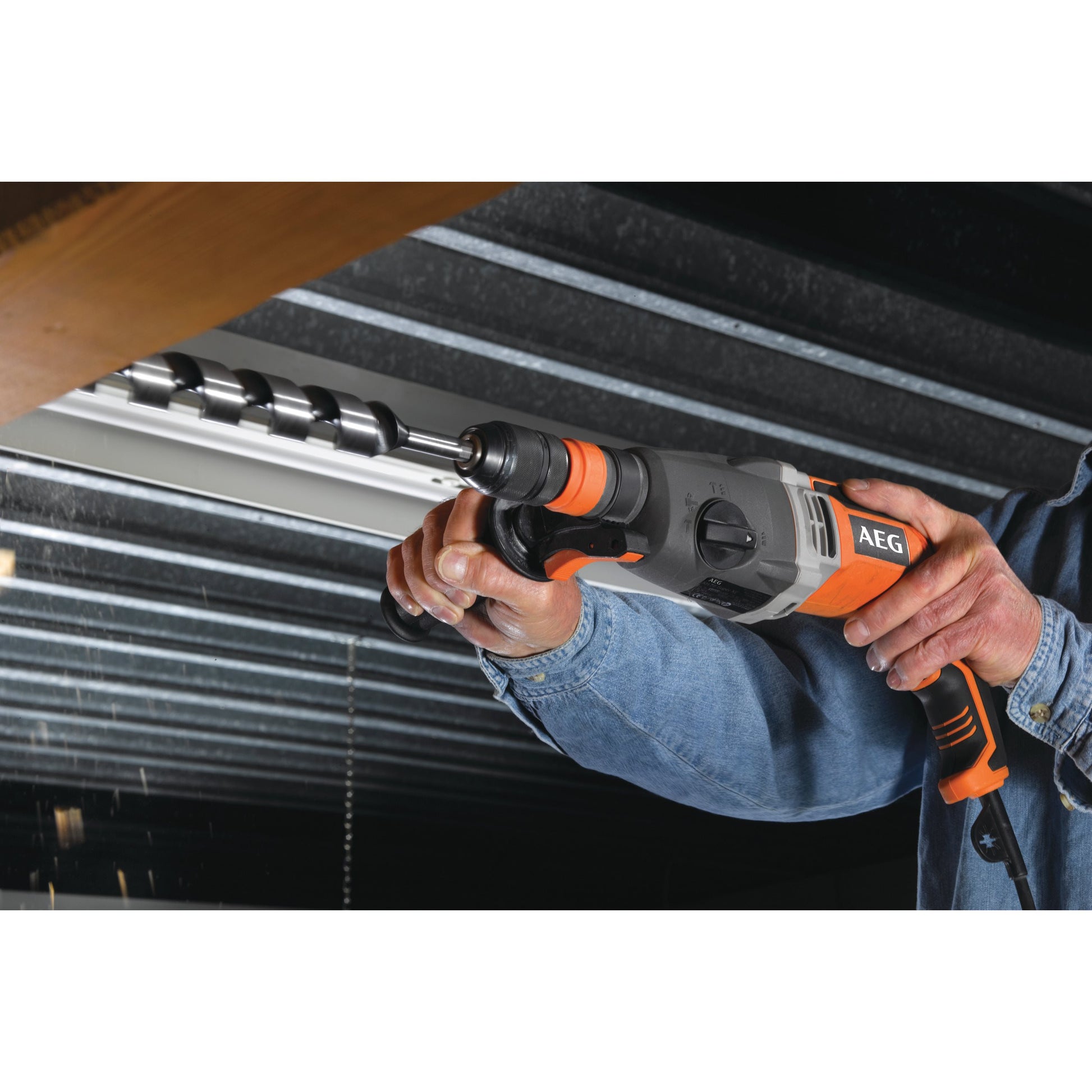 Ciocan rotopercutor SDS Plus AEG CIOCAN ROTOPERCUTOR COMBI SDS-PLUS, KH 28 Super XE, 4935428190
