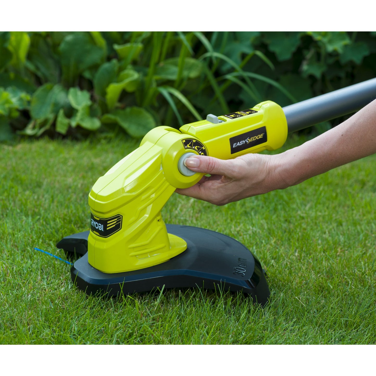 Trimmer iarba 18V ONE+, latime taiere 25/30 cm (fara acumulator) - OLT1832