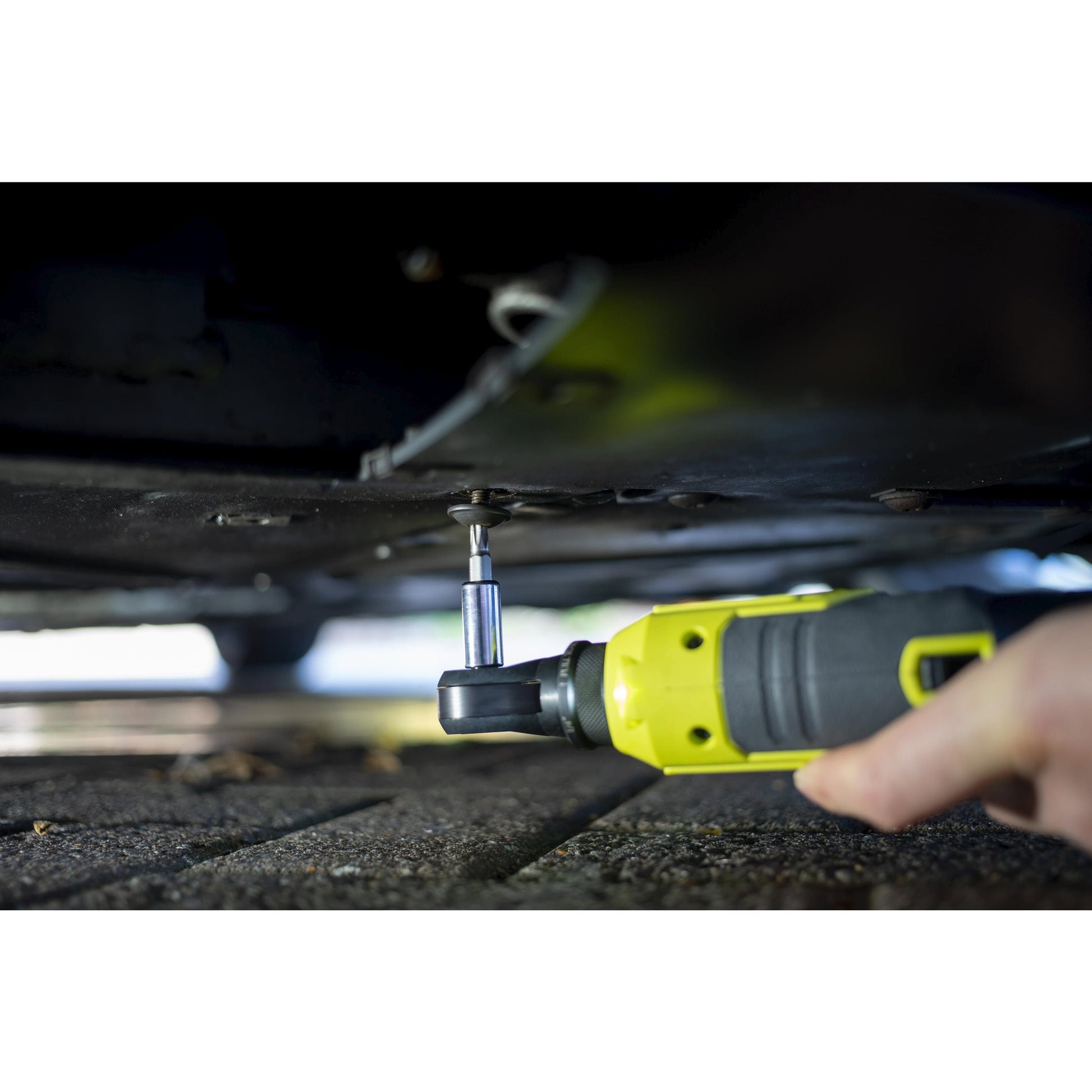 Antrenor cu clichet 3/8” 18V ONE+ (fara acumulator) - R18RW3-0