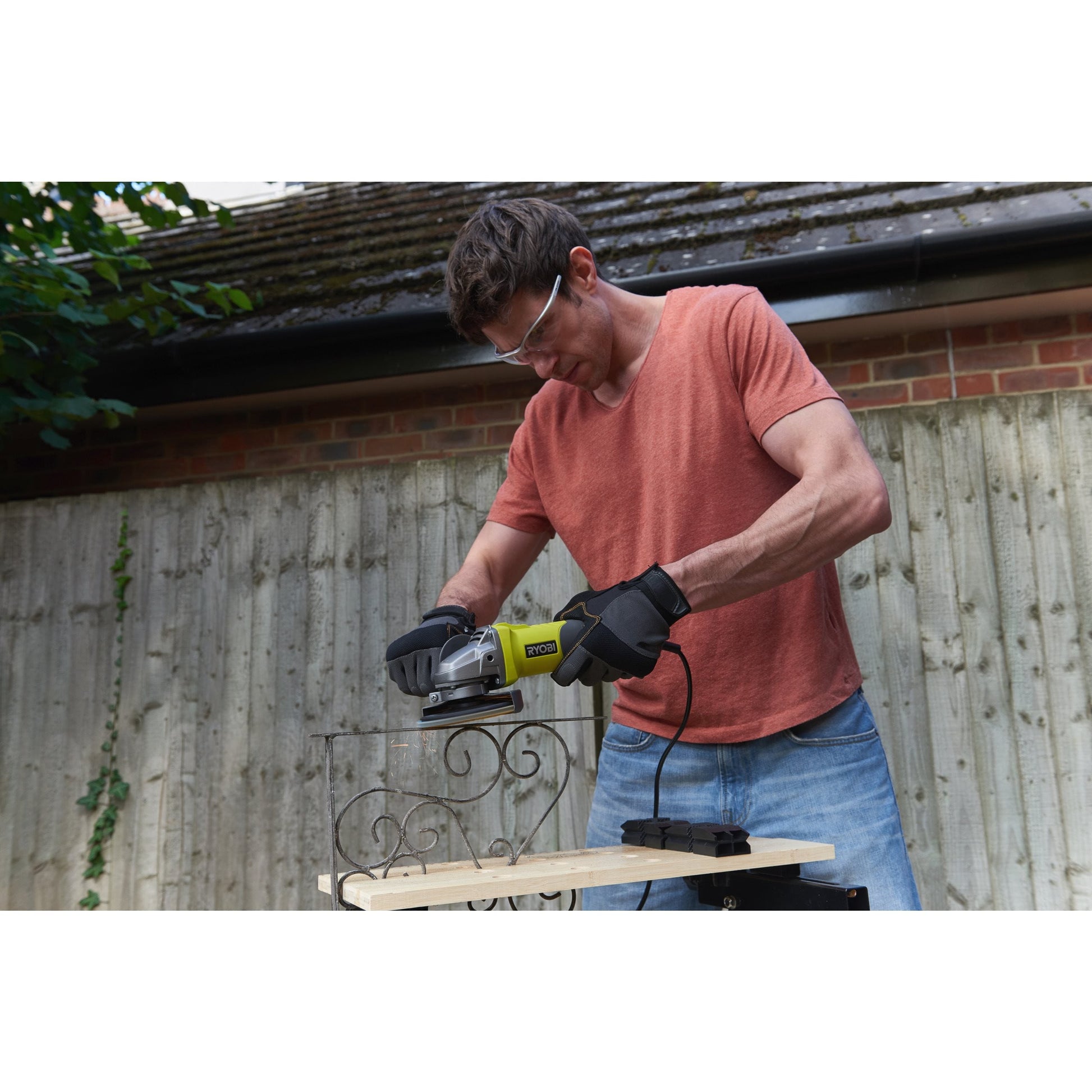Polizor unghiular electric 600 W, disc de 115 mm - RAG600-115G