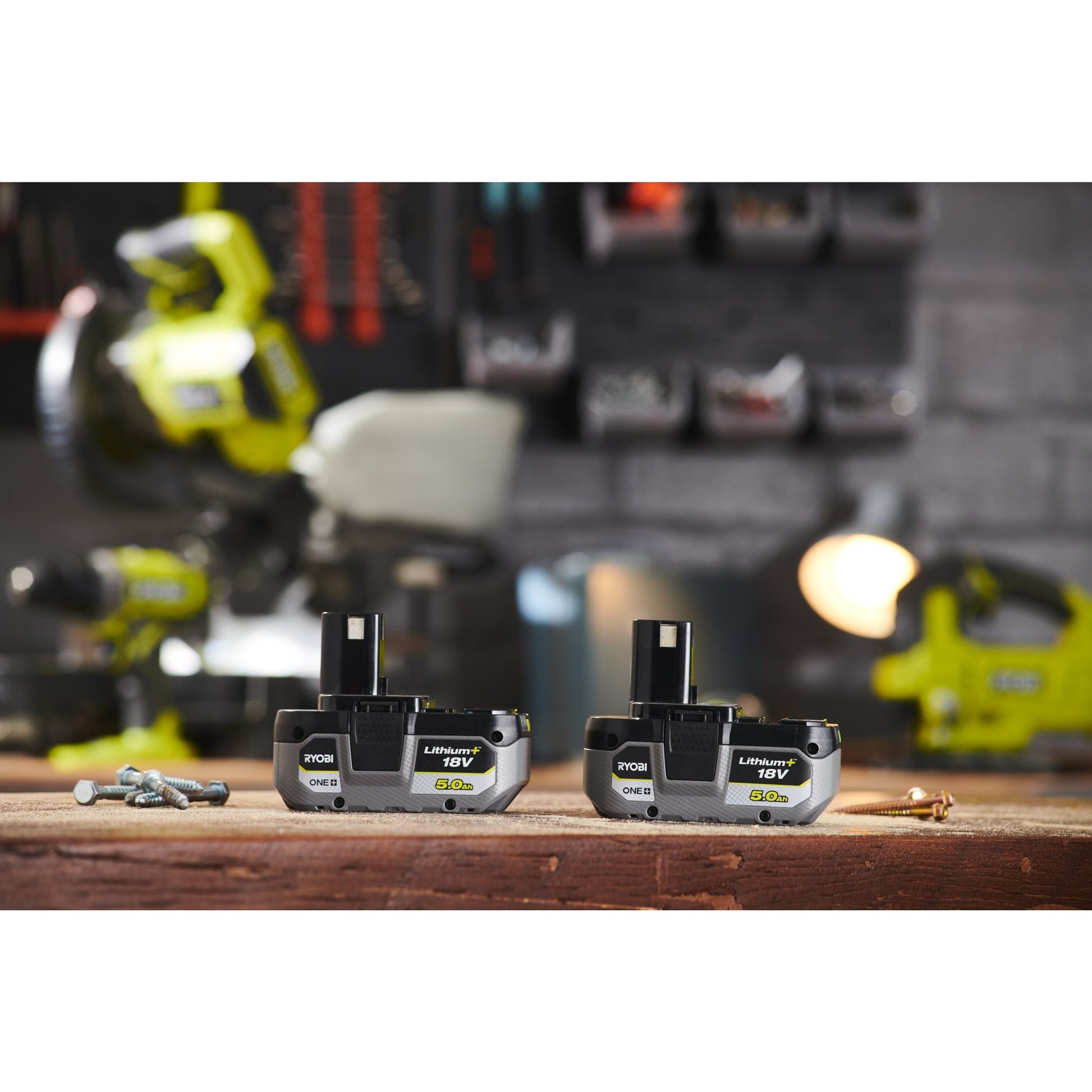 Set incarcator 2.0A si 2 acumulatori Lithium+ 18V ONE+ 5.0Ah - RC18120-250