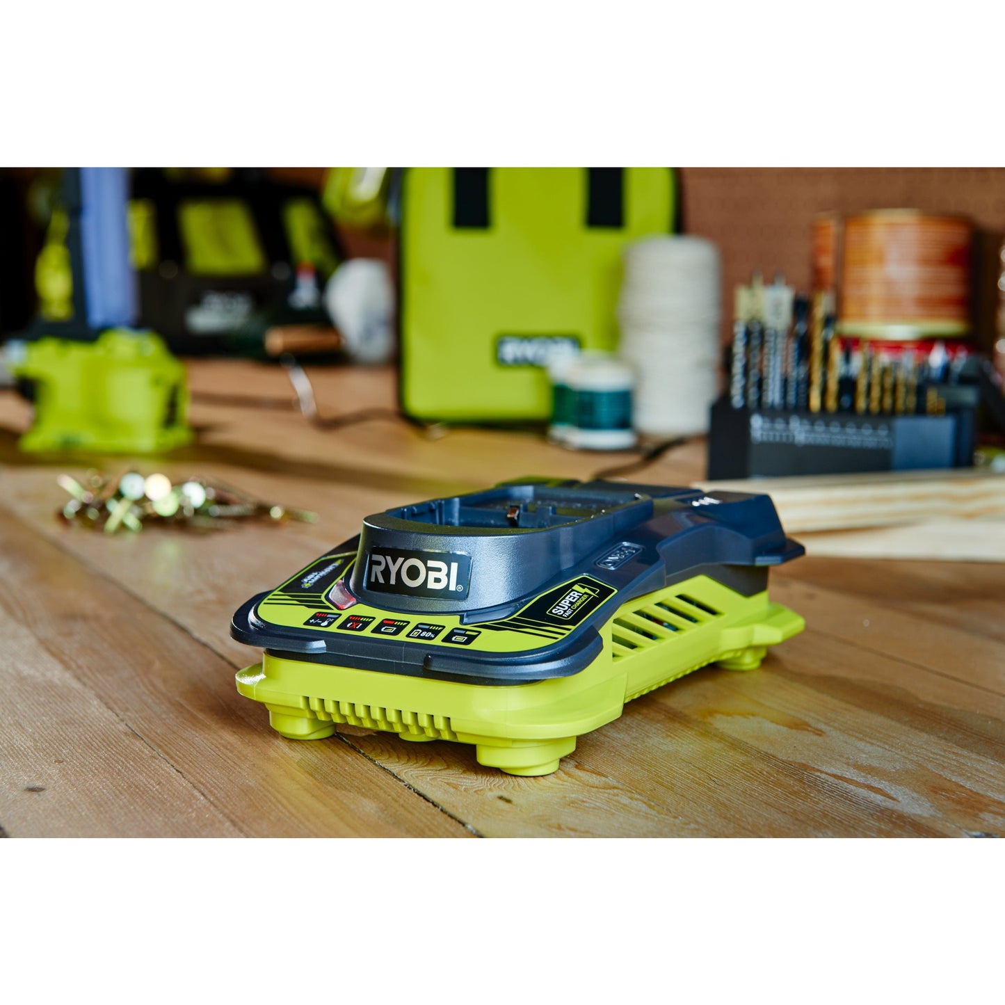 Set incarcator rapid 5.0A si 2 acumulatori Lithium+ 18V ONE+ 5.0Ah - RC18150-250