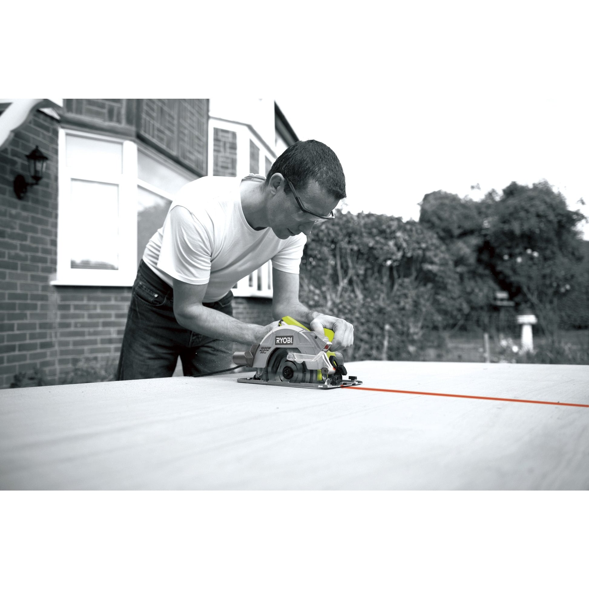 RCS1600-K - Circular saw 1600W, laser, disc 190 x 16 mm, depth of cut 66 mm, 1 x 24-tooth TCT blade, key, kitbox