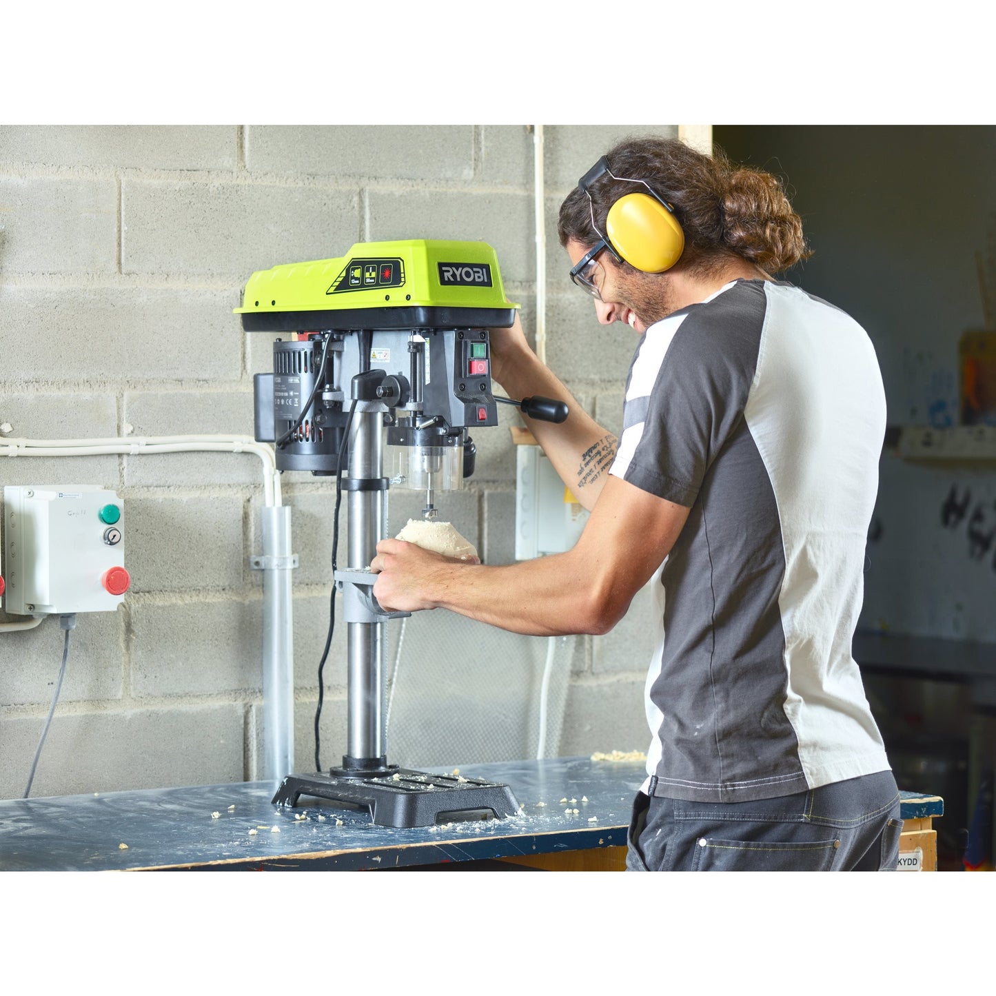 RDP102L - Drill press 390W, stand, 13mm drill chuck, safety key, hex key