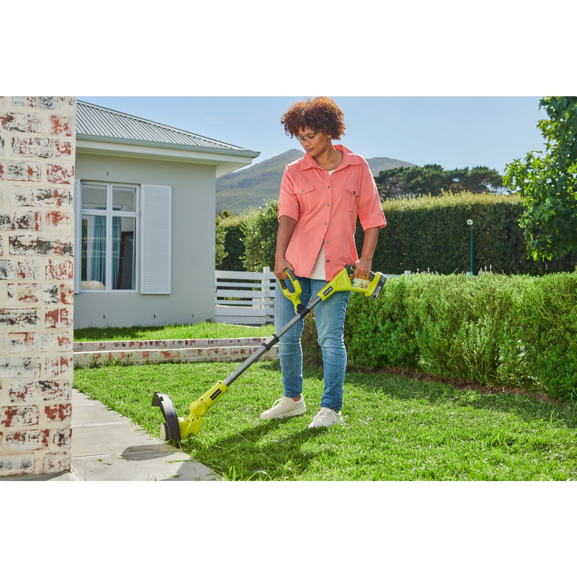 Trimmer iarba 18V ONE+, latime taiere 25/30cm, cu 2 acumulatori de 2.0Ah - RLT183222S