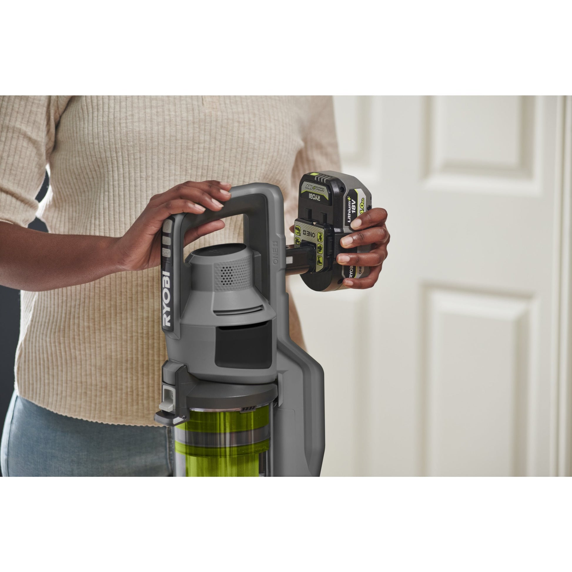 Aspirator vertical 18V ONE+ (fara acumulator) - RSVS18-0