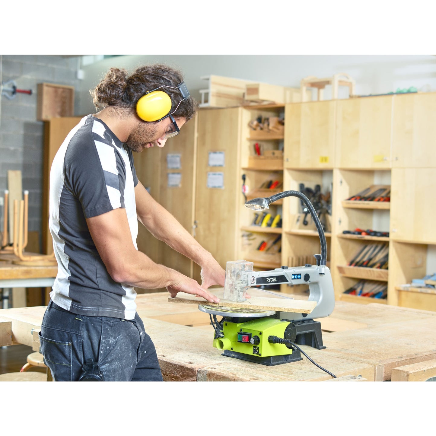 RSW1240G - 125W Scroll Saw, Max. cutting depth 52 mm, 405mm cutting capacity, variable speed, dust blower, tool-free blade calmap, angle capacity 0-45