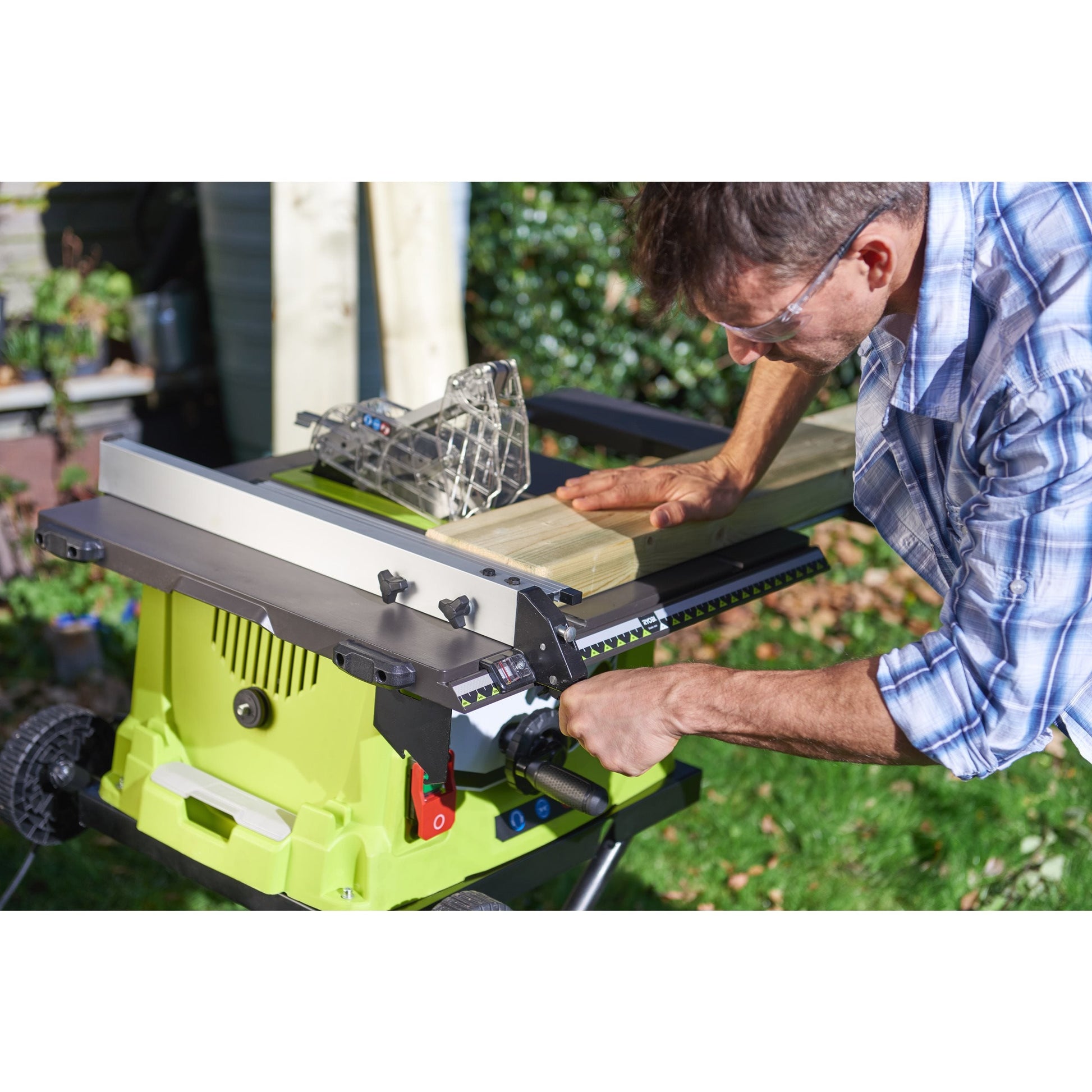 RTS1800EF-G - 1800W Corded Table Saw, 254mm Blade, 48-tooth TCT blade + legs/stand, side fence and transportation wheels