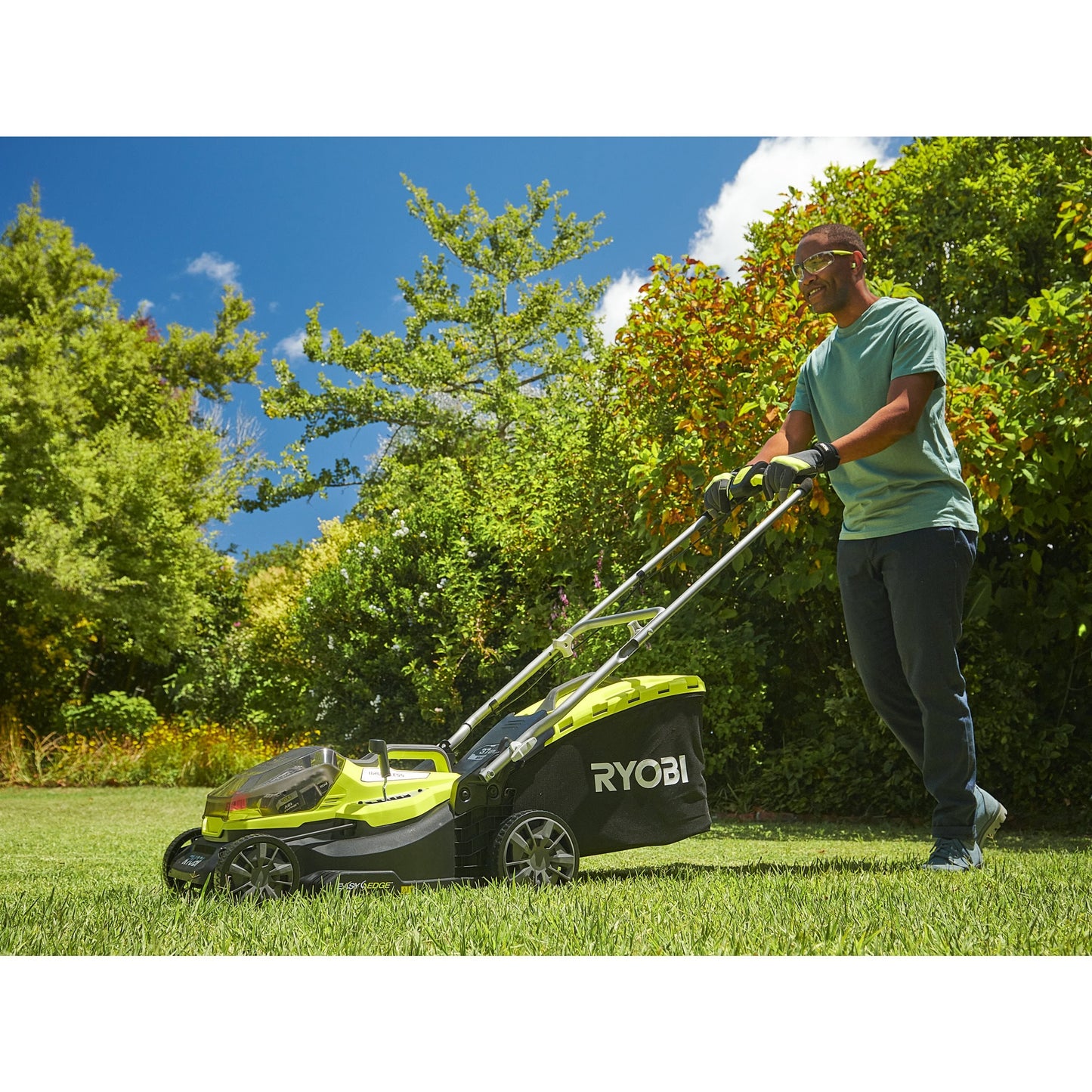 Masina de tuns gazonul 18V ONE+, motor fara perii, punte 37cm (fara acumulator) - RY18LMX37A-0