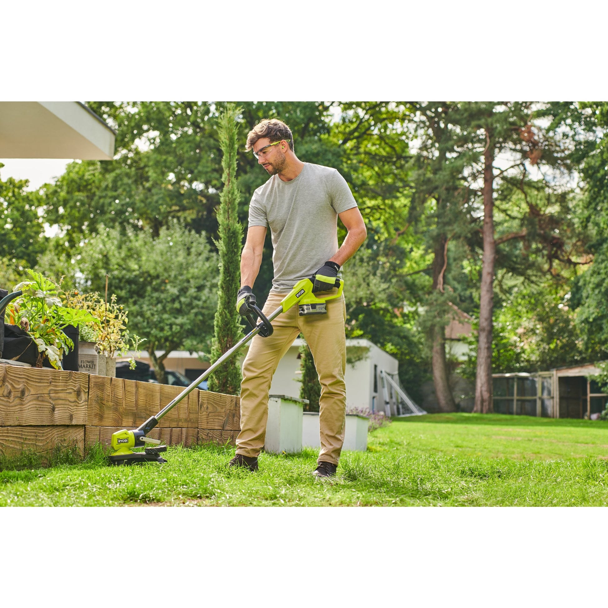 Trimmer cu fir fara cablu de 33 cm EasyEdge de 18 V, fara cablu (fara acumulator) - RY18LT33A-0